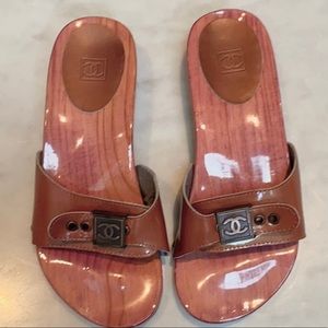 CHANEL Wood Slides (Dr Scholl-style). Super flirty